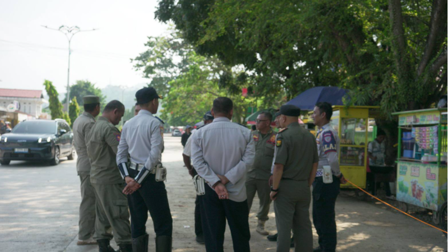 Gabungan Satpol PP dan Dishub Tertibkan Parkir Liar di Depan RSUD Palabuhanratu 1 Screenshot 2026 05 12 193819
