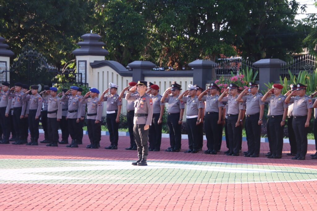 62 Personel Polres Sumenep Naik Pangkat, Kapolres: Amanah Baru untuk Meningkatkan Pengabdian kepada Masyarakat 3 WhatsApp Image 2026 06 30 at 19.25.57 1