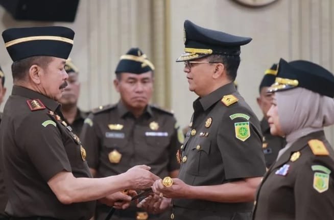 Jaksa Agung Tegaskan Tak Ada Tebang Pilih, Kuntadi Diminta Tuntaskan Perkara Korupsi hingga Pemulihan Aset 4 WhatsApp Image 2026 07 24 at 23.56.29