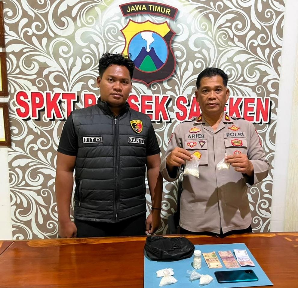 Berbekal Informasi Warga, Polsek Sapeken Bongkar Peredaran Pil "Y", Ratusan Butir Berhasil Disita 2 WhatsApp Image 2026 07 25 at 2.03.43 PM