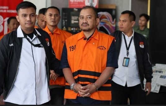 Diduga Jual Pengaruh, Ayah Staf Administrasi KPK Minta Rp2 Miliar untuk Urus Perkara Bupati Pemalang 3 WhatsApp Image 2026 08 01 at 6.25.46 PM