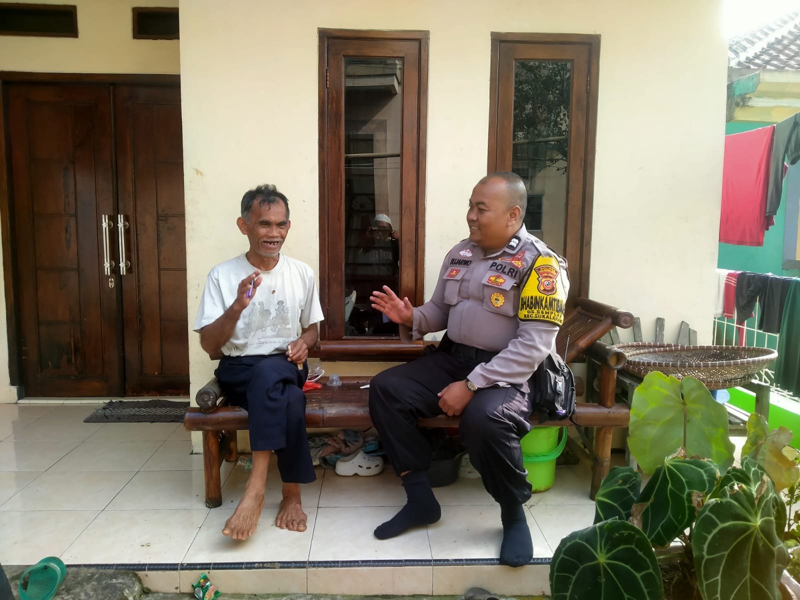 Perkuat Sinergi Kamtibmas, Bhabinkamtibmas Desa Semplak Gelar Sambang Warga Lewat Program JAWARA 3 WhatsApp Image 2026 08 21 at 10.44.10