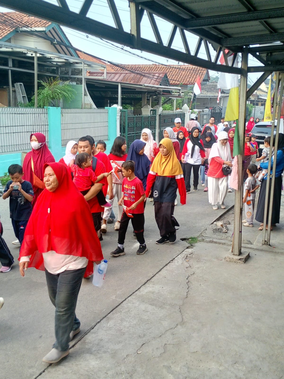 Jalan Santai RT 02 RW 01 Sukmajaya, Semarak HUT RI ke-81 Jadi Momentum Perkuat Kebersamaan Warga 4 WhatsApp Image 2026 08 23 at 11.57.23 AM 2