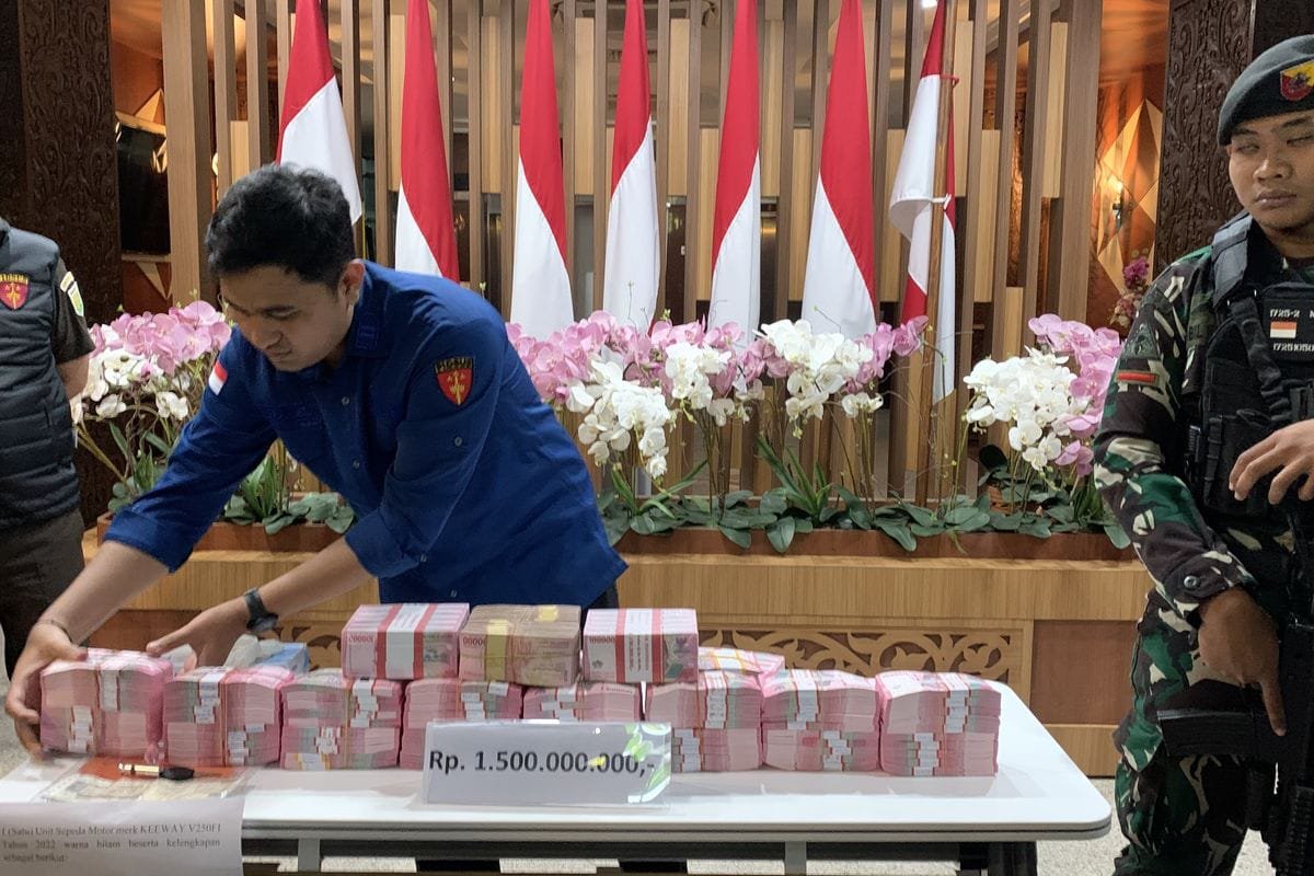 Kasus KUR Mikro Jember Bergulir, SH Jadi Tersangka Kelima dan Rp1,5 Miliar Disita 2 WhatsApp Image 2026 09 20 at 8.55.57 PM