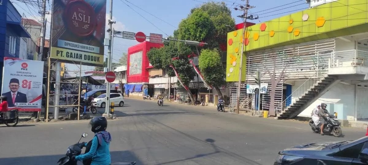 Pemkab Jember Ubah Arus Jalan Samanhudi dan Atur Jam Operasional Pedagang 2 WhatsApp Image 2026 09 24 at 06.08.38
