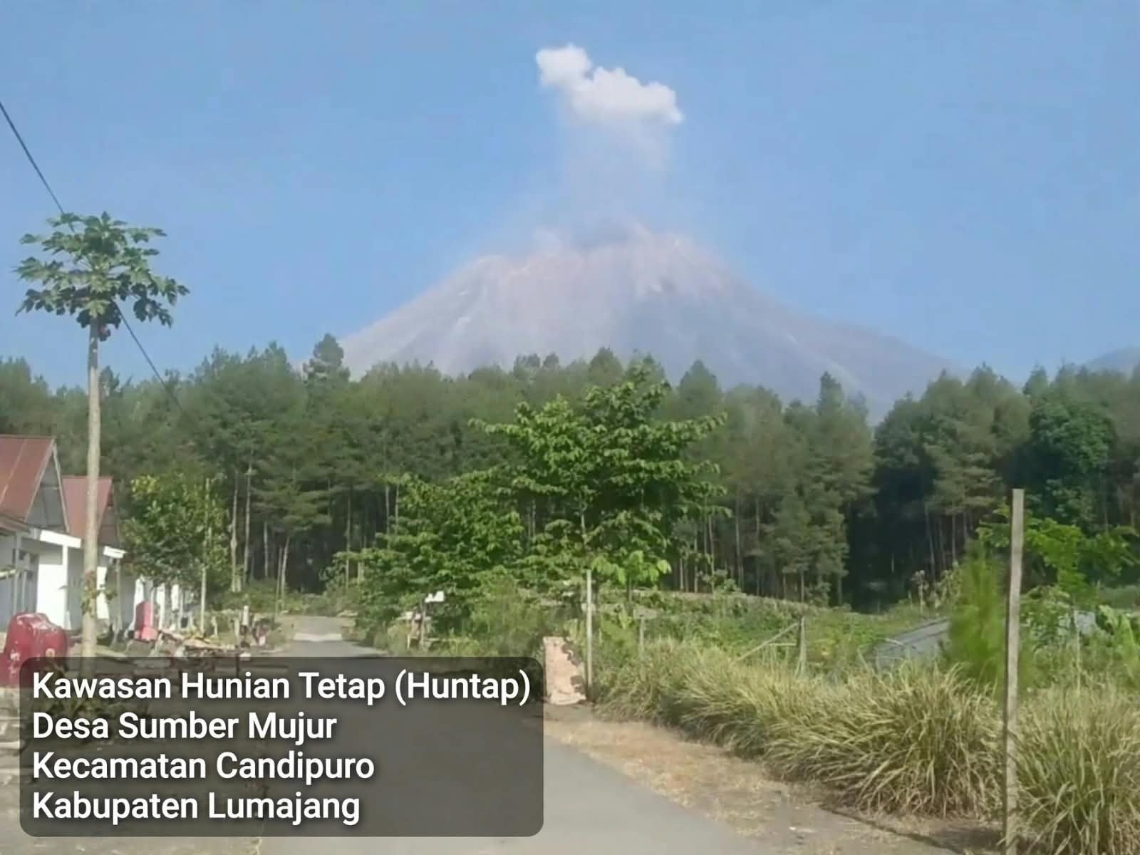 Aktivitas Vulkanik Meningkat, Gunung Semeru Catat 113 Kali Letusan dalam 24 Jam Terakhir 3 WhatsApp Image 2026 09 25 at 13.44.35