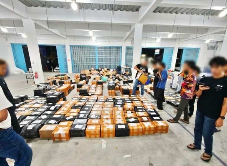 1,3 Juta Batang Rokok Ilegal Disita Bea Cukai Jember di Dua Lokasi 1 WhatsApp Image 2026 10 08 at 11.37.24