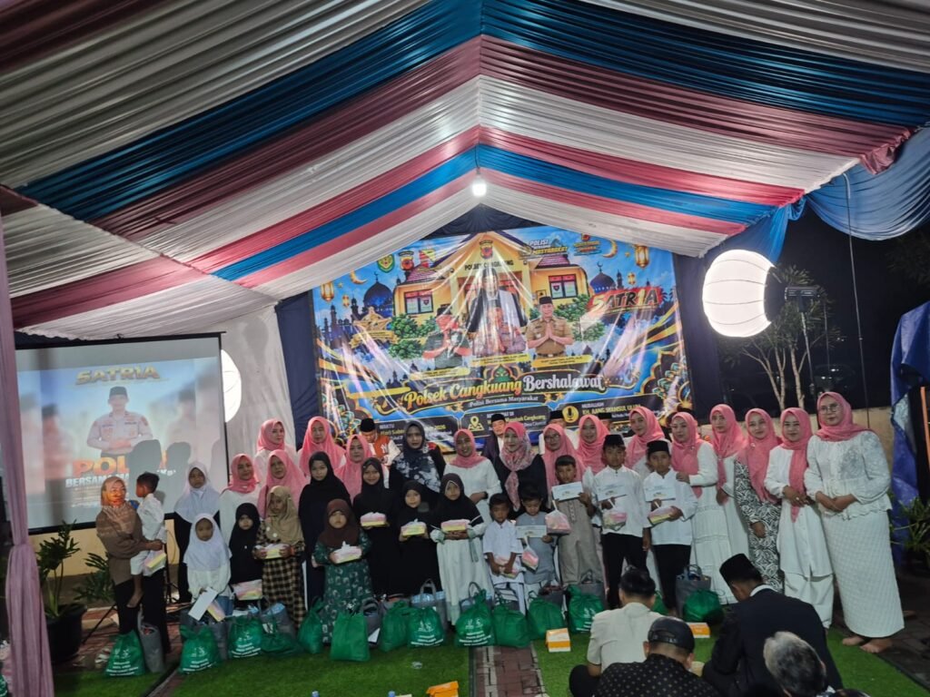 Pererat Silaturahmi dan Kepedulian Sesama, Polsek Cangkuang Gelar Acara Shalawat dan Santunan Anak Yatim 4 WhatsApp Image 2026 10 12 at 17.07.05 1