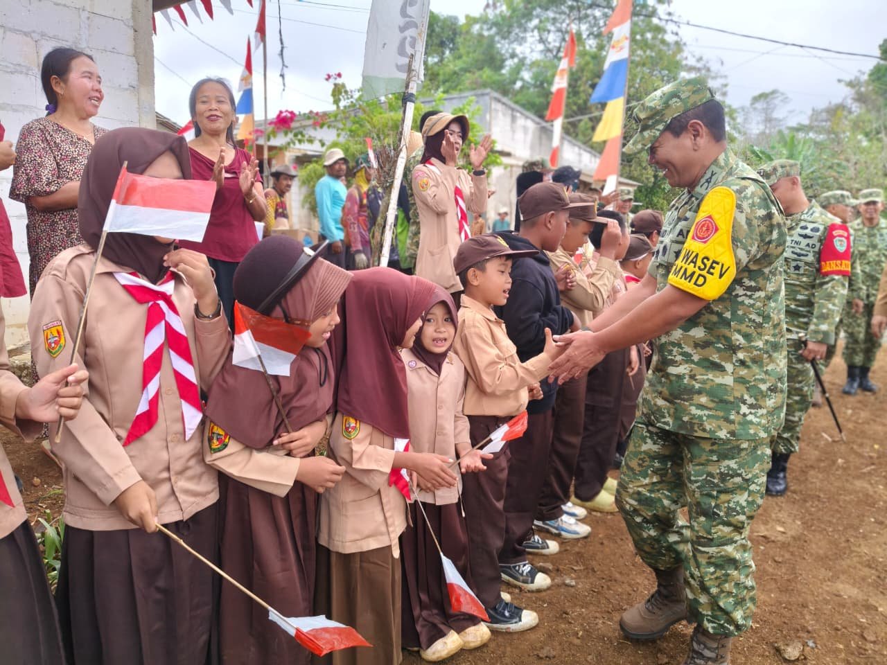 Dandim 0622 Dampingi Tim Wasev Itjenad Tinjau Progres TMMD ke-130 di Desa Mekarjaya 1 WhatsApp Image 2026 10 25 at 1.26.05 PM